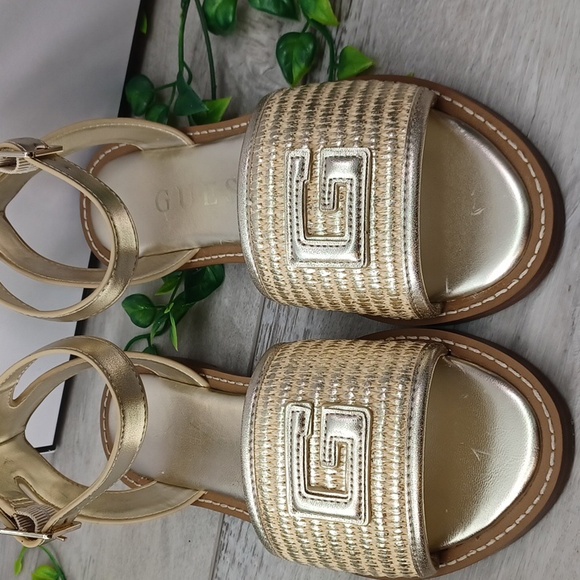Guess Shay Sandals NIB - Picture 3 of 7